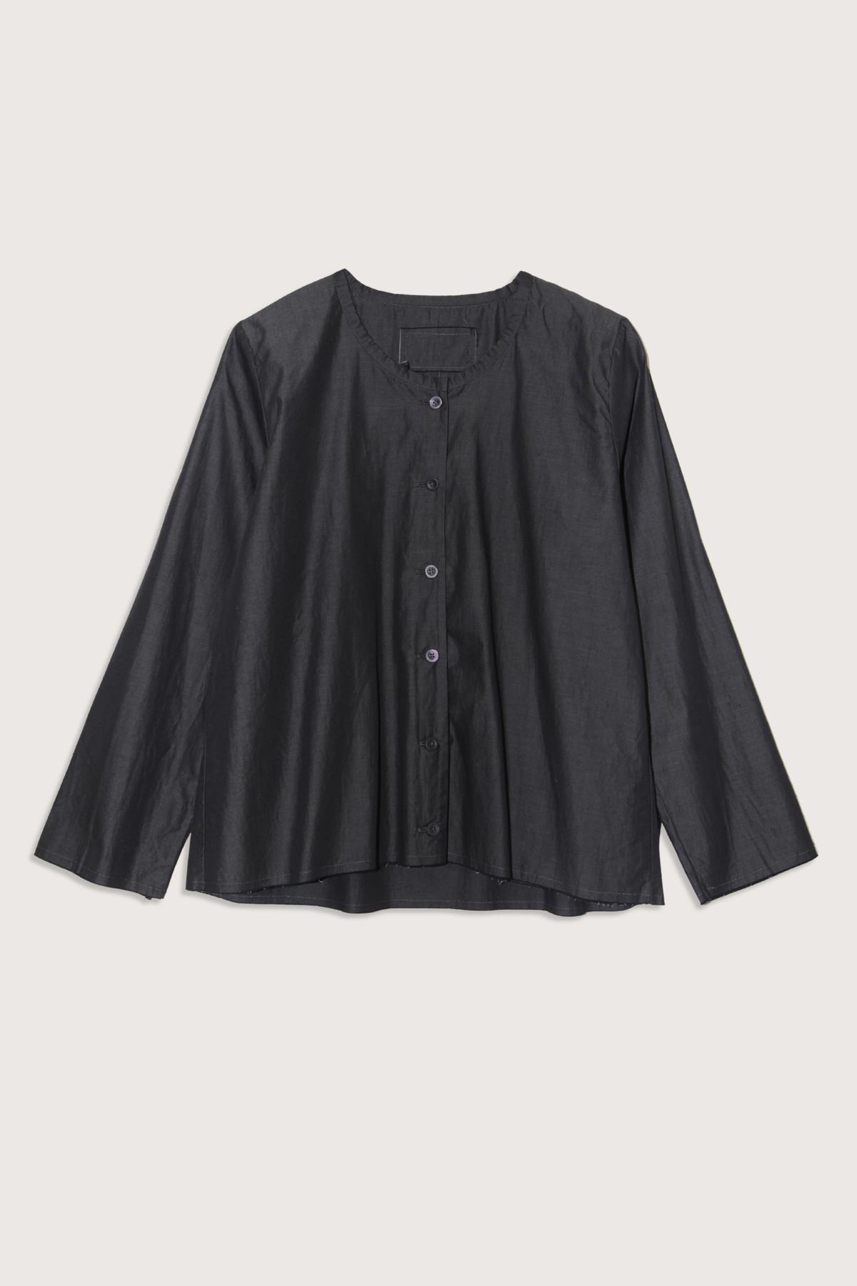 flat lay washed cotton jacket graphite Long sleeve
Crewneck
Button front closure
Cotton