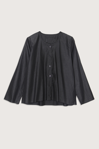flat lay washed cotton jacket graphite Long sleeve
Crewneck
Button front closure
Cotton