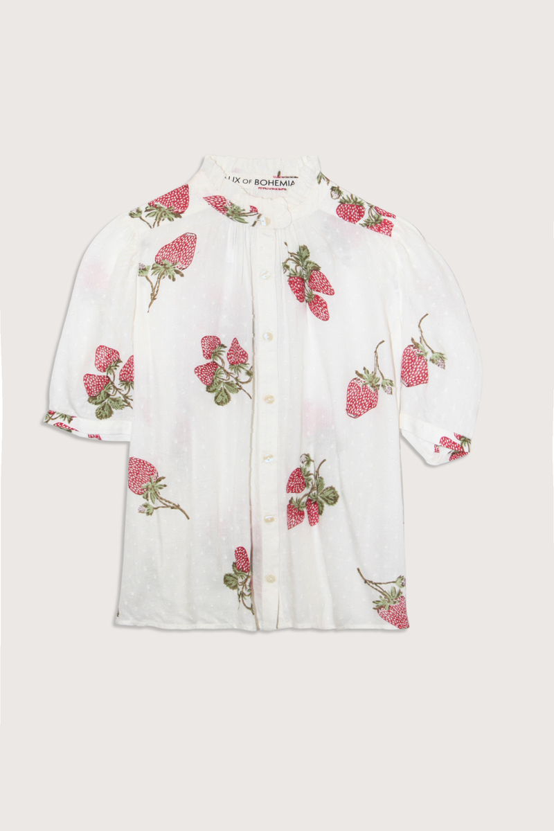 flat lay Winnie Strawberry Dot Shirt white red Ruffle collar
Strawberry print
100% Viscose
Made In India