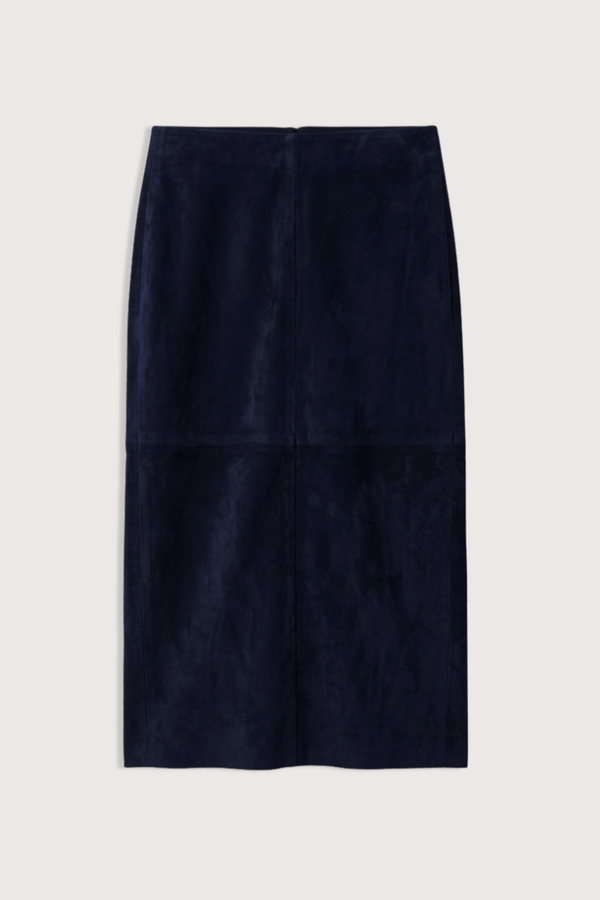 flat lay Winona Suede Skirt navy Long tube skirt
Minimalist design
Straight line
Side slit
100% Stretch leather suede
Machine washable