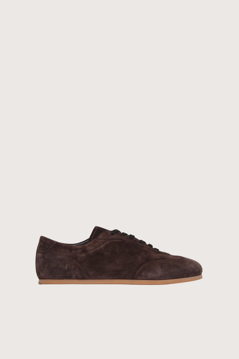 side profile Winter Driving Sole Sneaker in Suede mocha brown Upper: Suede
Lining: Leather
Lace-up closure
Round toe
Rubber thin sole