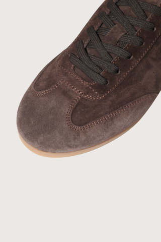 close ip toe area for Winter Driving Sole Sneaker in Suede mocha brown Upper: Suede
Lining: Leather
Lace-up closure
Round toe
Rubber thin sole