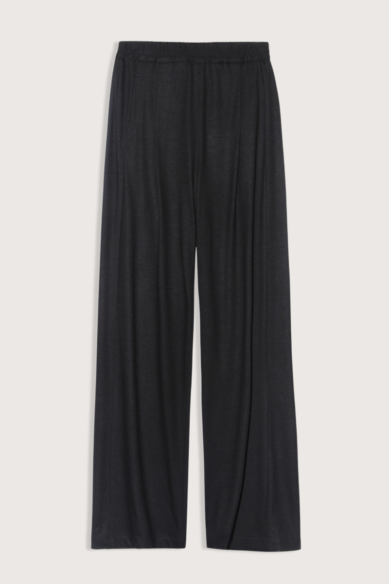 flat lay Wool Jersey Elasticated Pants jet black 100% Jersey Wool
Elasticated waist
Wide, straight leg
Pleated