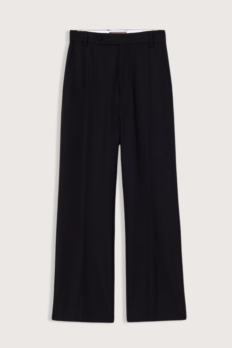 flat lay Wool Trouser black Classic tailored
Straight-leg
Mid-to-high waistband
Belt loops
Extended asymmetric front button fastening
Side slip pockets
Crisp central front crease.
97% Virgin Wool 3% Elastam | LINING: 62% Cupro 38% Cotton
