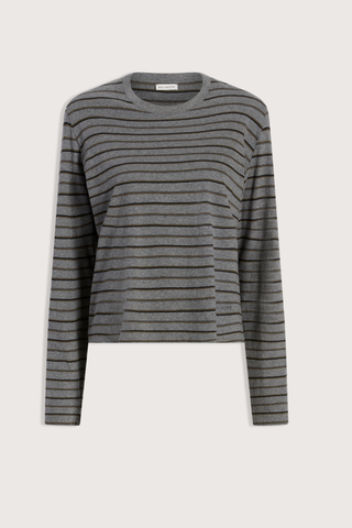 flat lay Wynn Long Sleeve Stripe Tee Charcoal Stripe Long sleeve t-shirt
Relaxed boxy fit
Subtle cropped length
Custom drawn stripe
Roomy sleeves
Slight taper at waist
Unisex
Shifted side seams give a tailored look
Solid binding at neckline
Subtle tonal logo embroidery at hip
100% Cotton