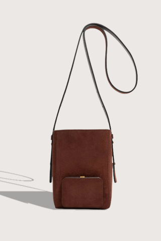 flat lay flat lay Parker M Long Strap Bag Marron Suede calfskin
Exterior pocket
Rectangle shape
Adjustable straps
100% Suede
Magnetic closure